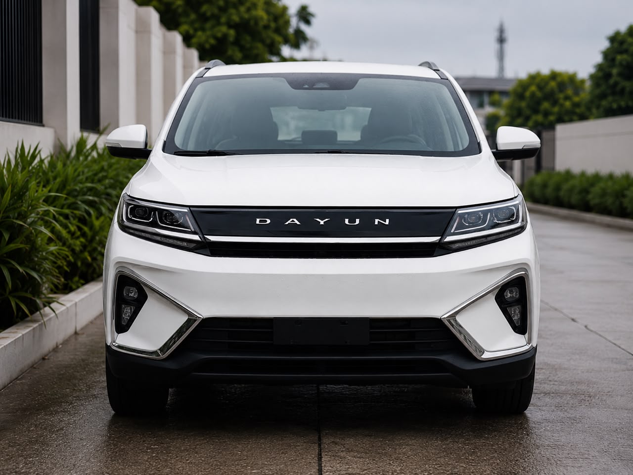 Dayun MPV for rent by Folti Technologies